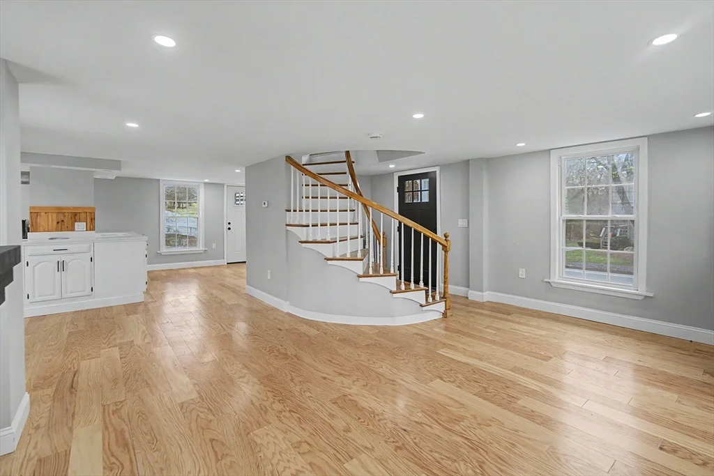 122 Chapin Rd, Hudson