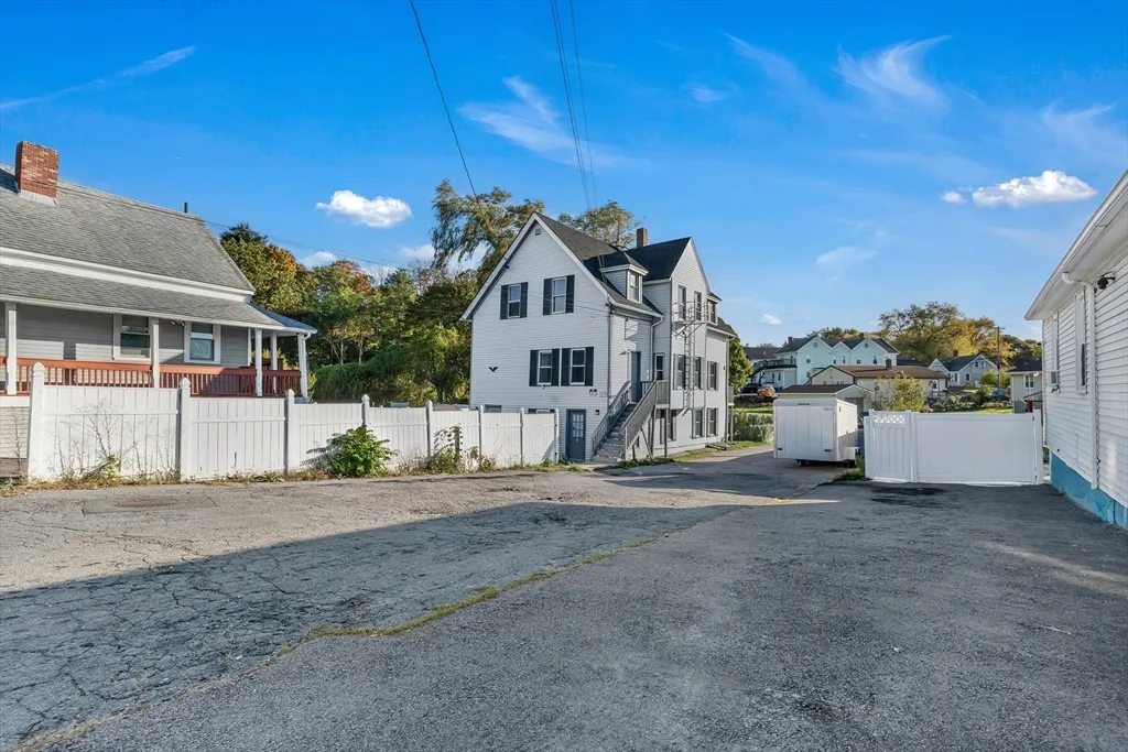 13-R Plain St, Taunton