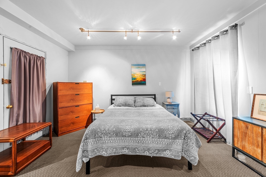 49 Charles St, Beacon Hill