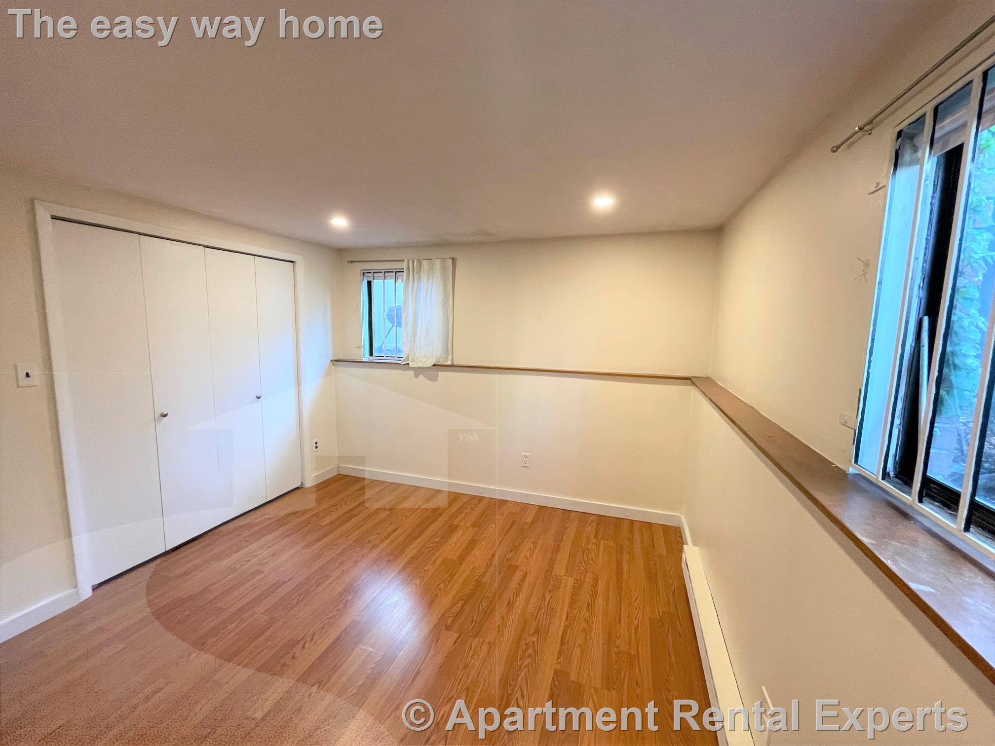 102 Alpine St, Magoun Square