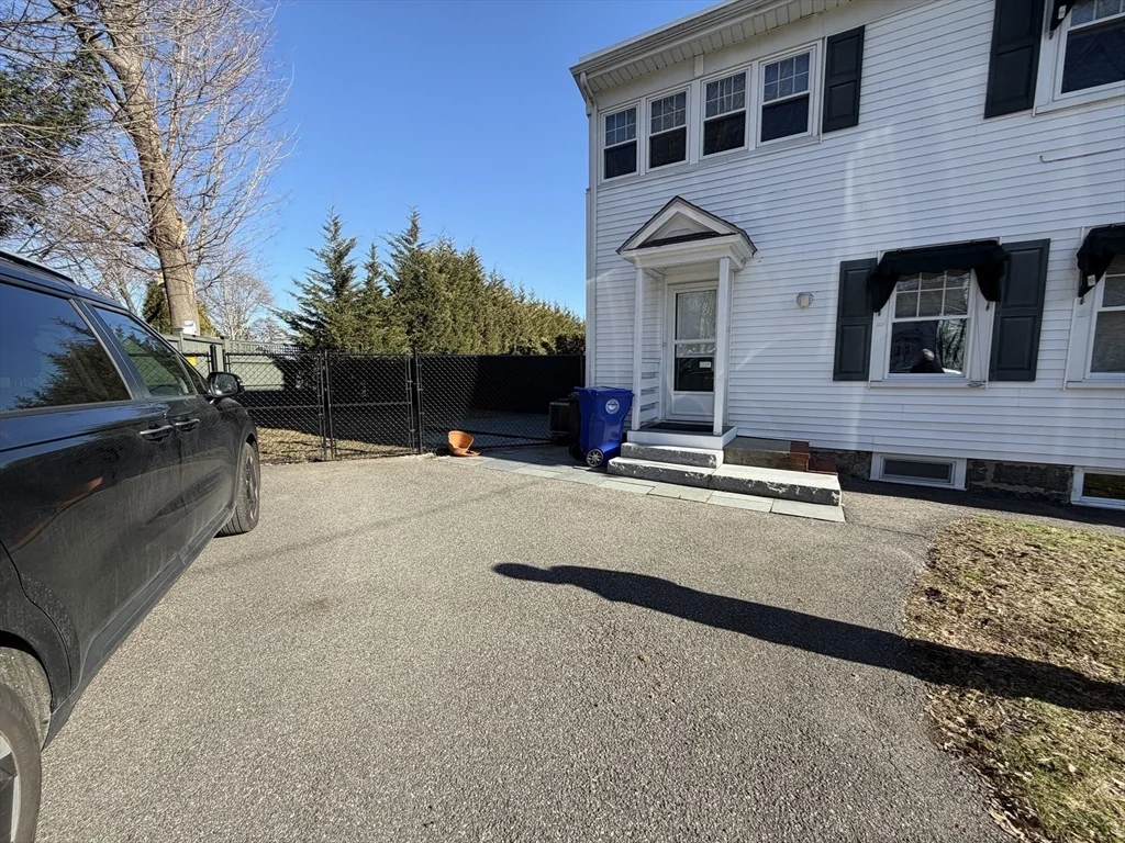 9 Hollis St, East Milton