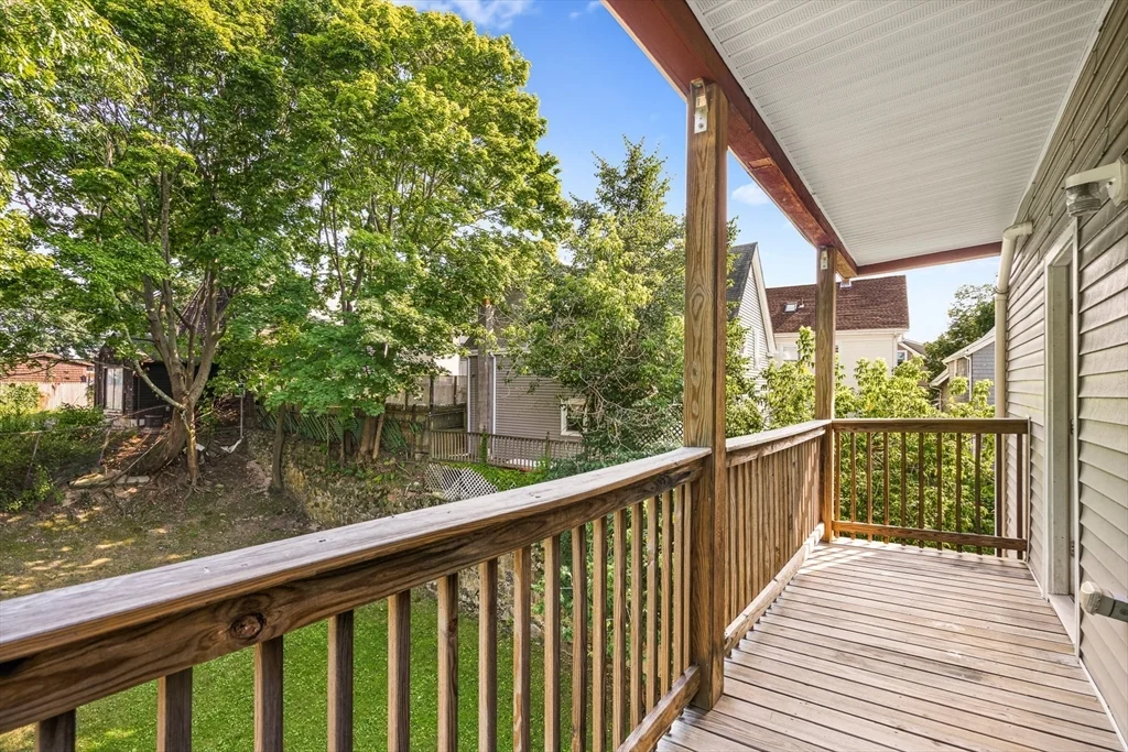 18 St Clair St, East Lynn