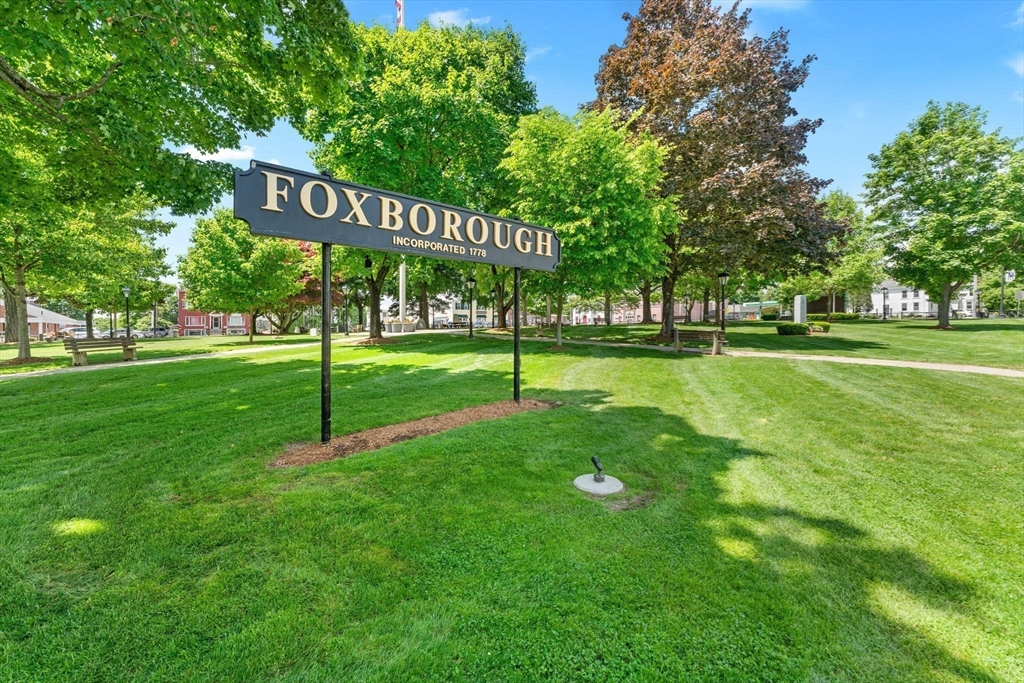 7 Main St, Foxboro