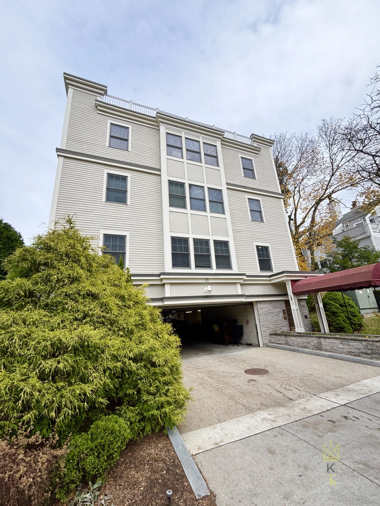 121 Centre St, North Brookline