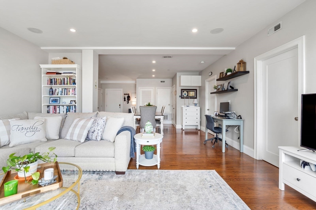 339 D St, South Boston