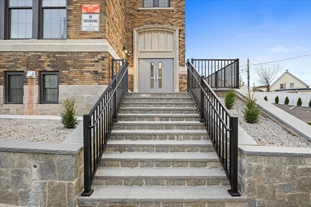 22 Waverly St, Worcester