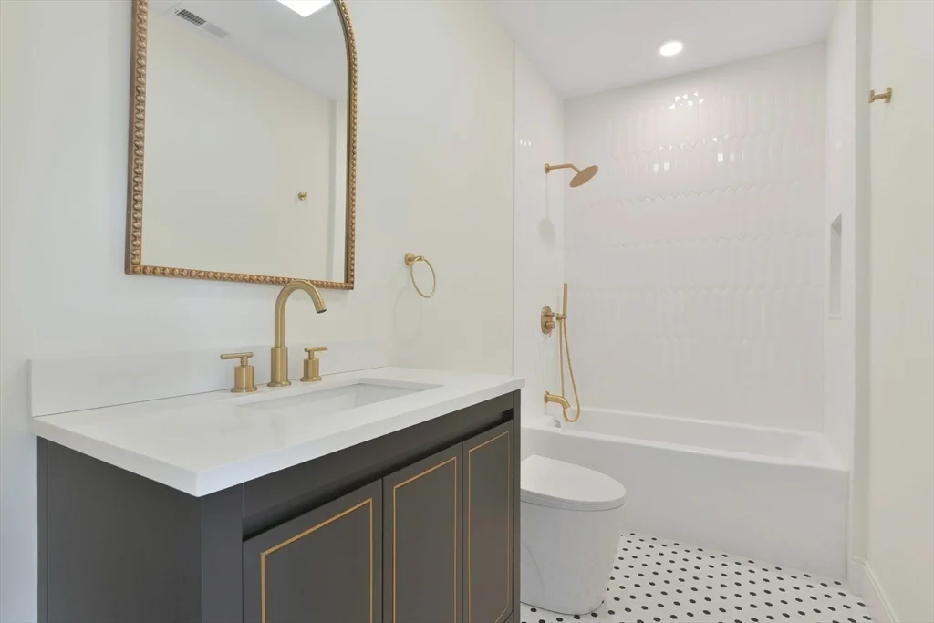 219 Paris, East Boston