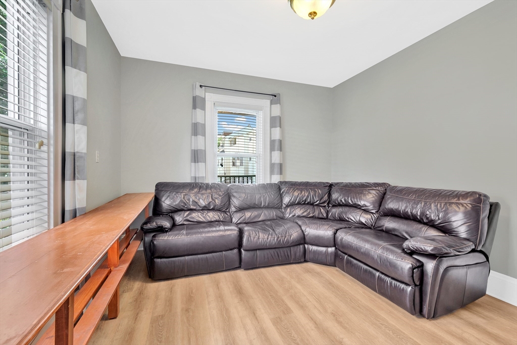 6 Bellflower St, Dorchester