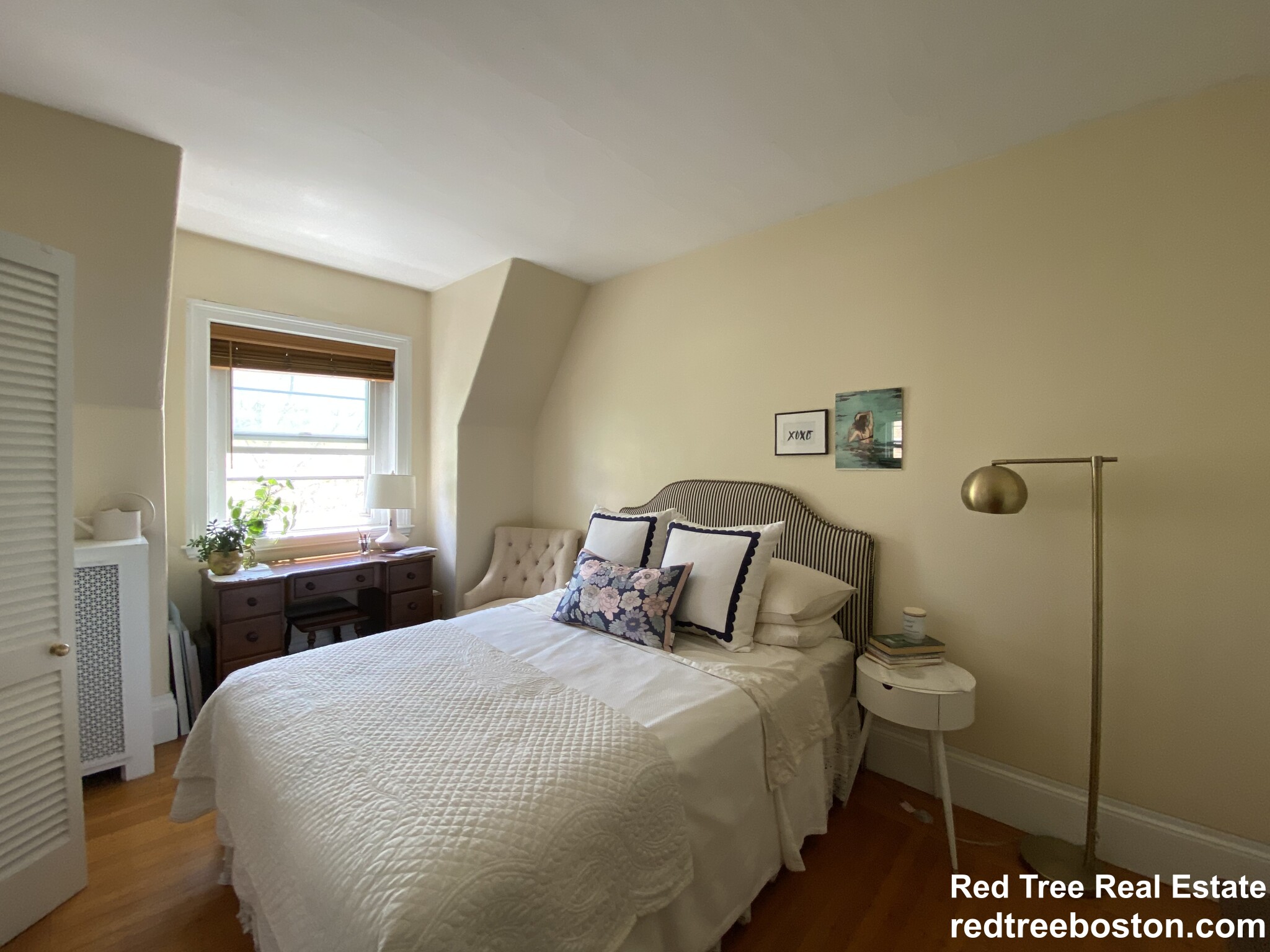 1748 Beacon St, Brookline