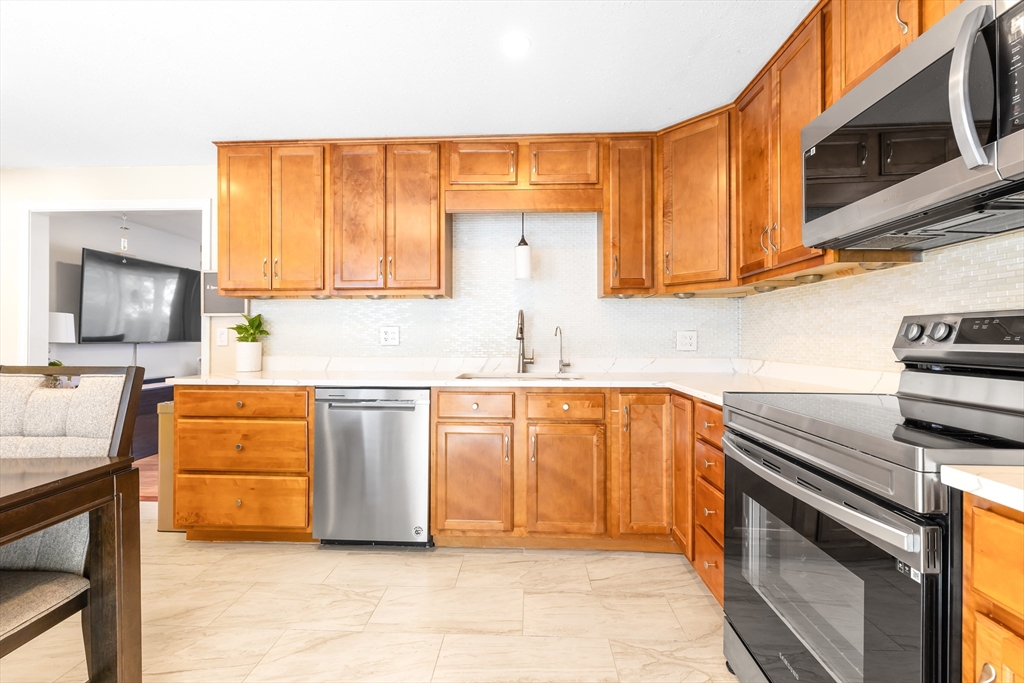 835 Mount Hope St, North Attleboro