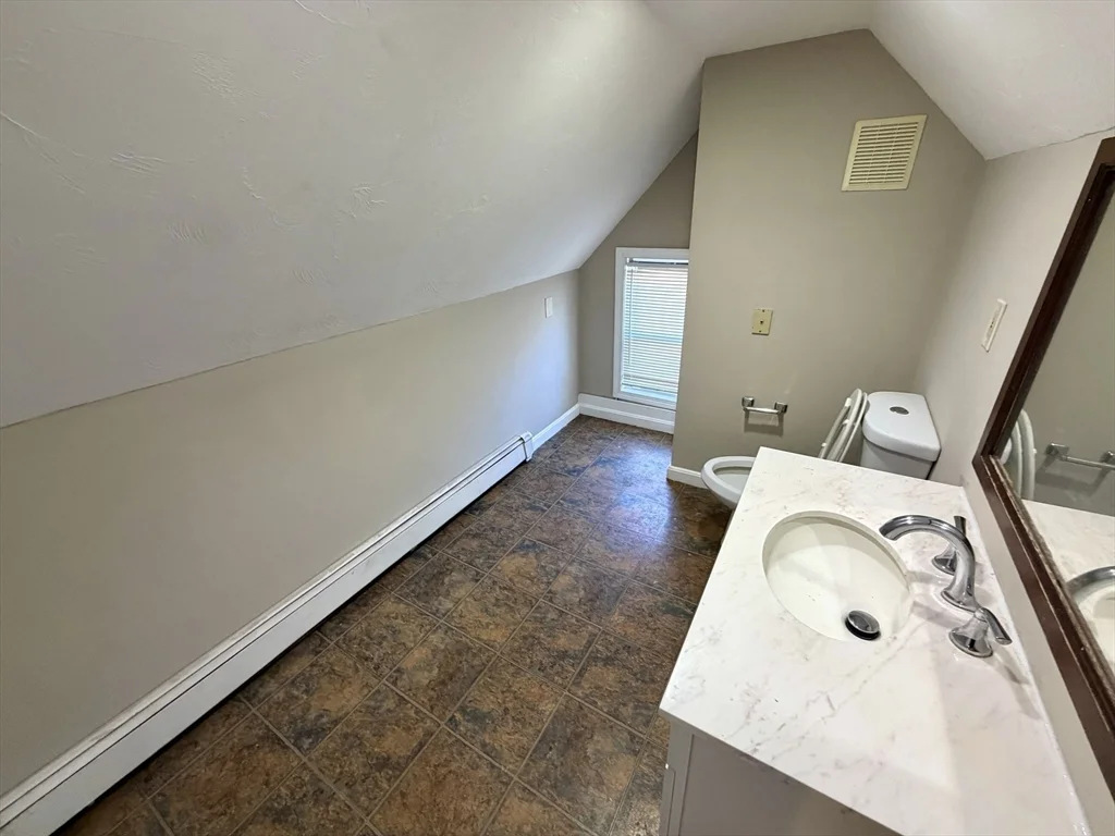 30 Riverview St, Brockton