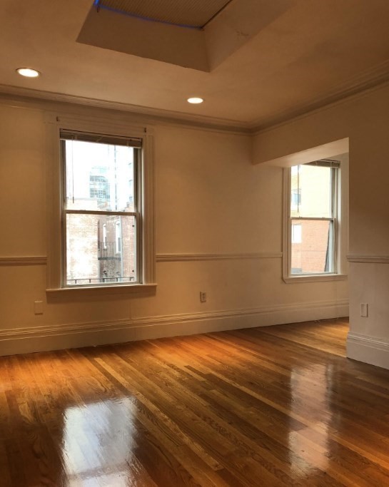 254 Newbury St, Back Bay