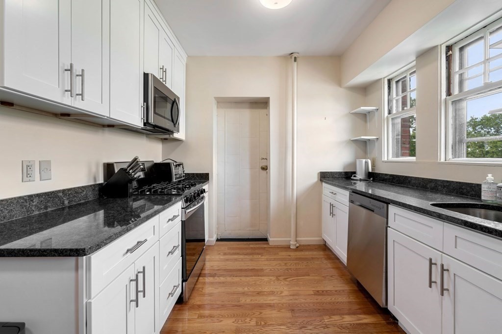 993 Memorial Dr, Harvard Square