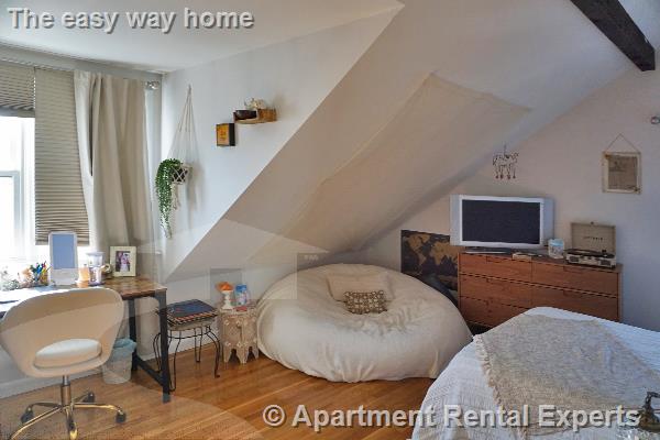 166 Broadway, East Somerville