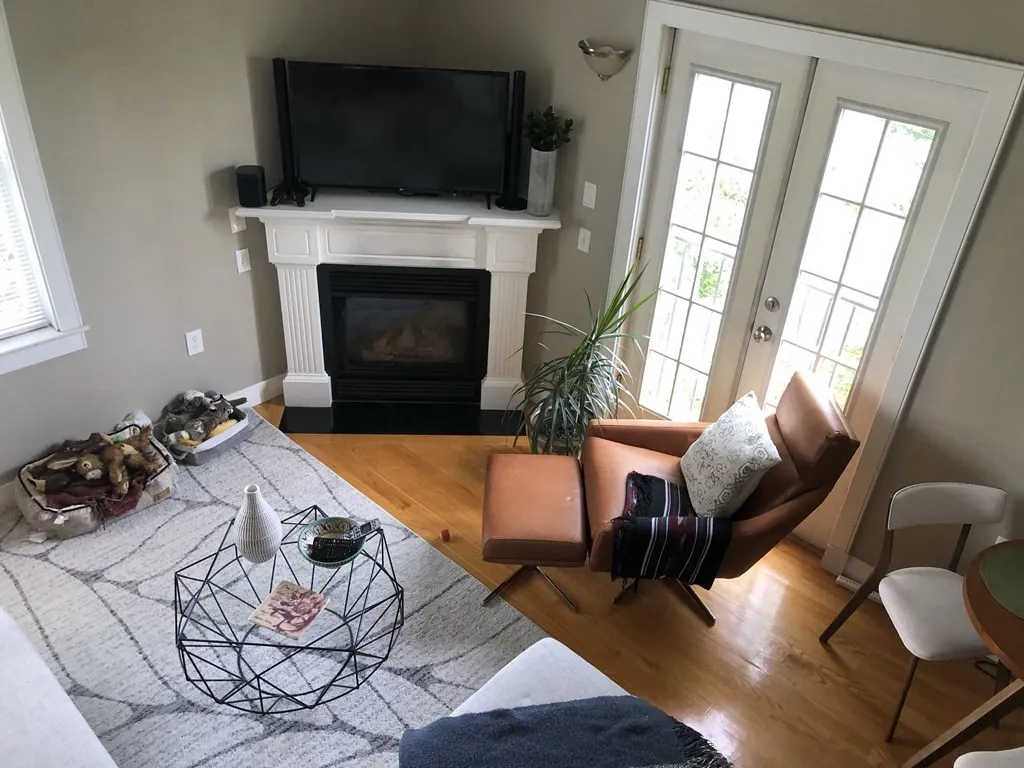 122 W Broadway, South Boston