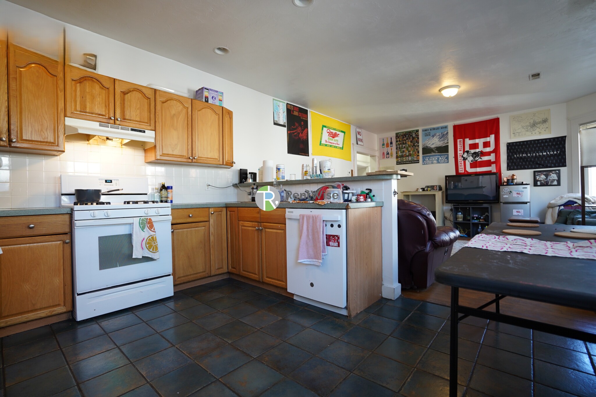 51 Gardner St, Allston