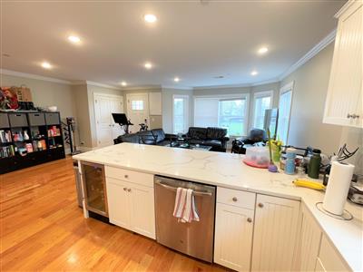 90 Holland St, Davis Square