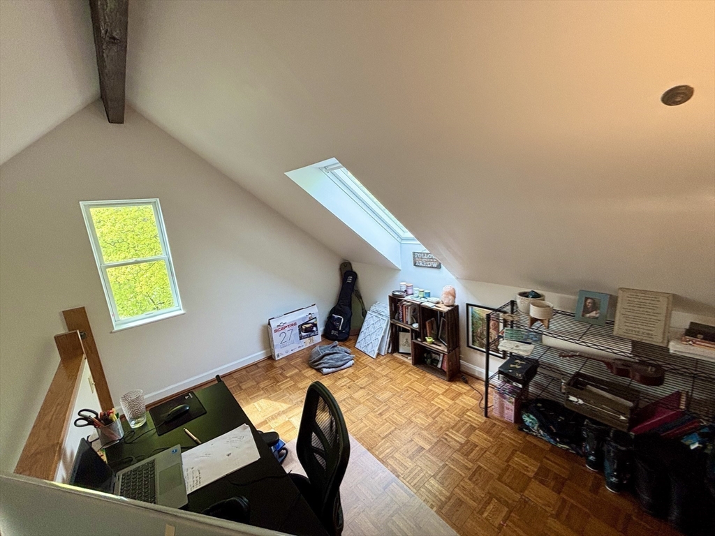 125 Governor Winthrop, Ten Hills