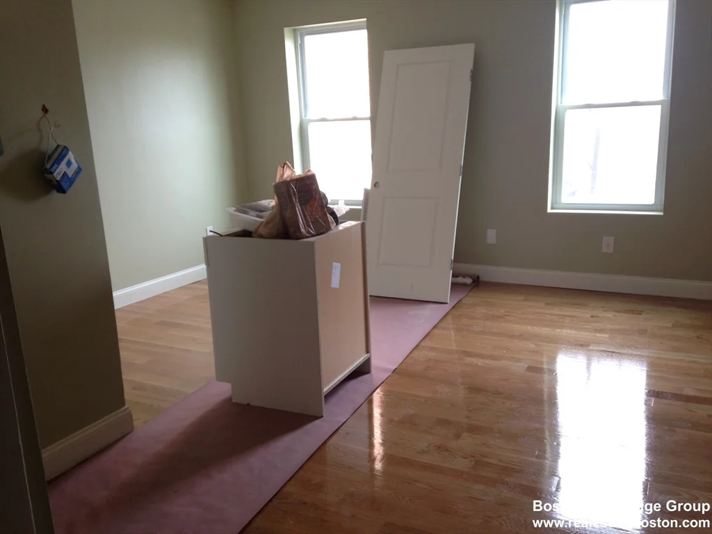 4 Kearsarge, Roxbury