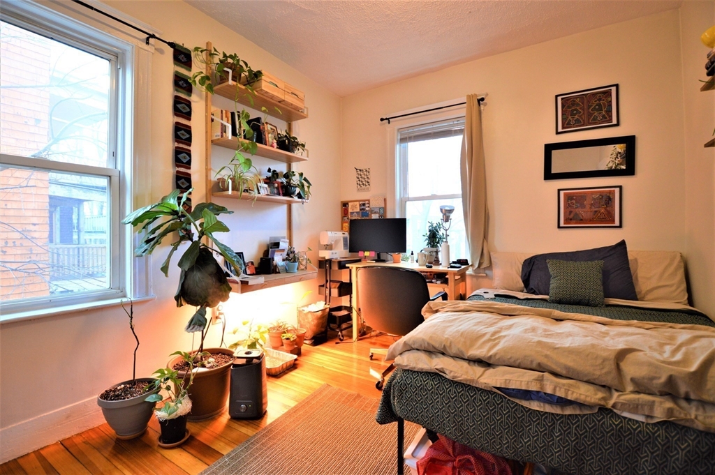 94 Montebello Rd, Jamaica Plain