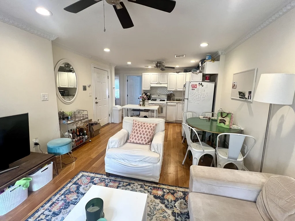 245 E St, South Boston