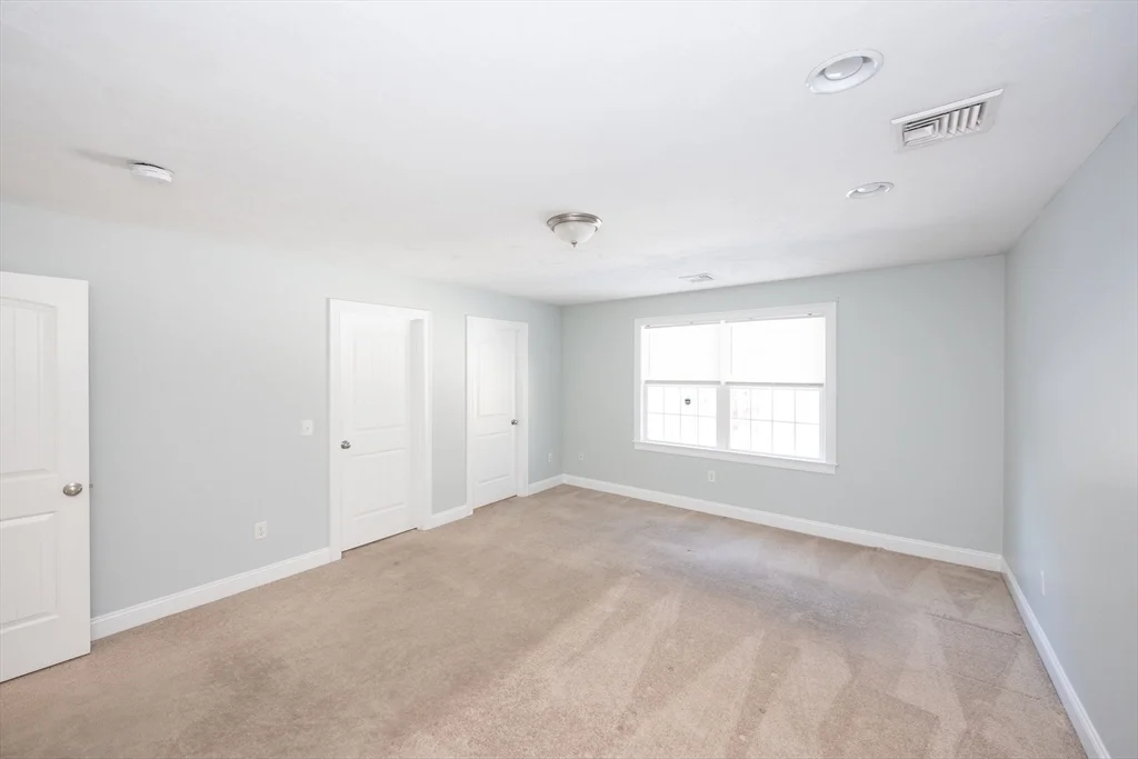 4 Cyrus Way, Northborough