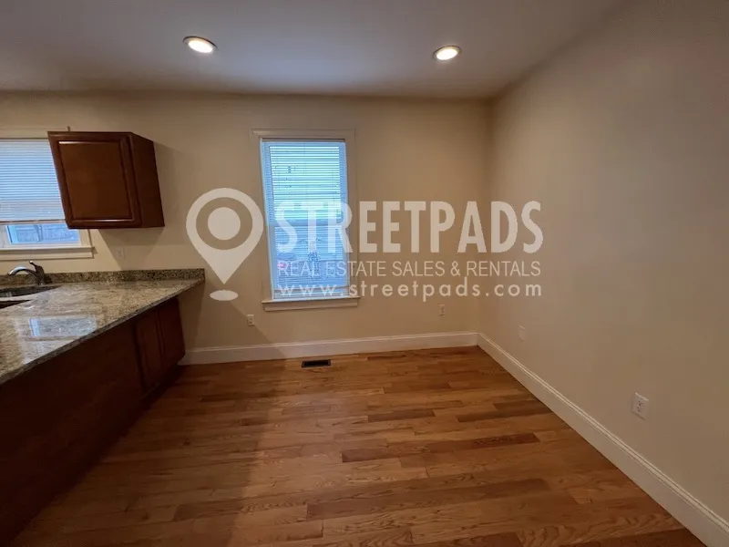 35 Pratt St, Allston