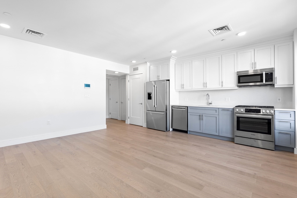 301 Border St, Central Square