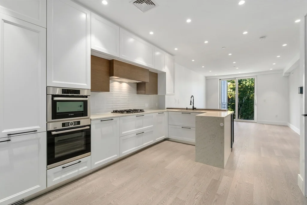 69 Walnut St, Brookline Village