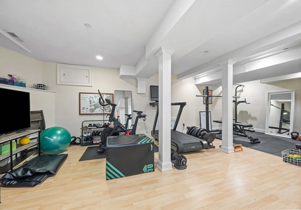 2 Benton Rd, Spring Hill
