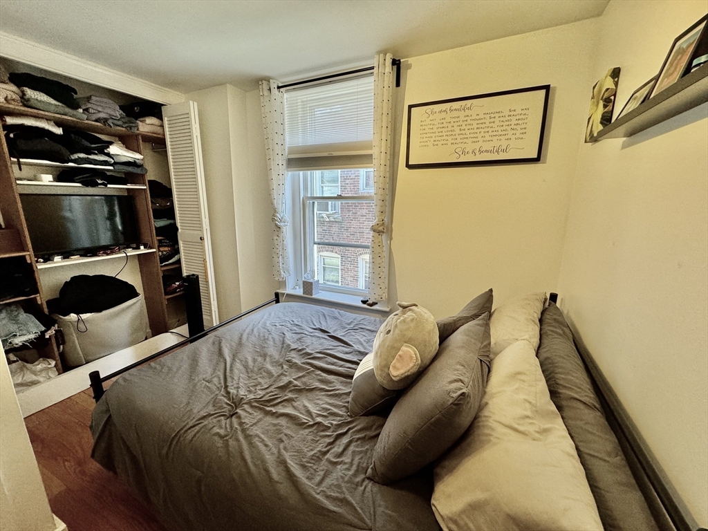 17 Perry St, Brookline Village