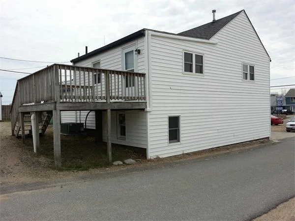 4 Roy Ave, Plum Island