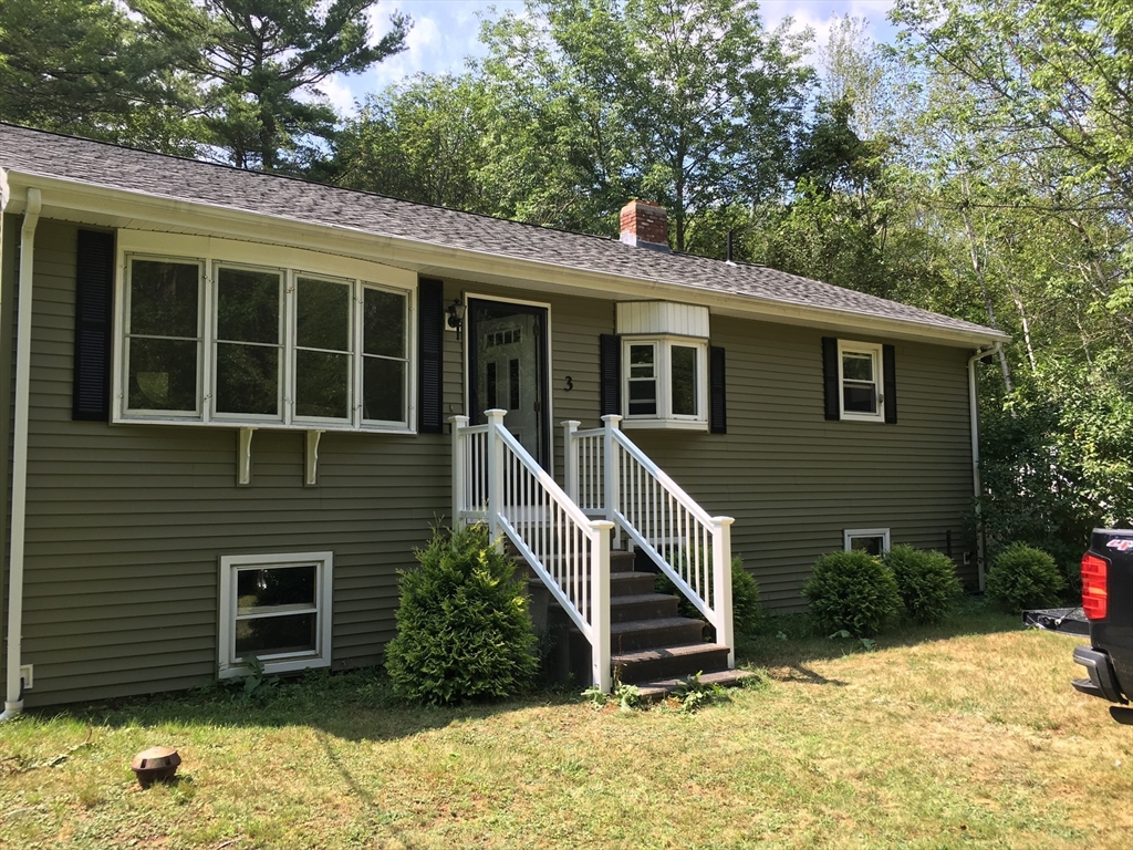 3 Old Village Rd, Fiskdale