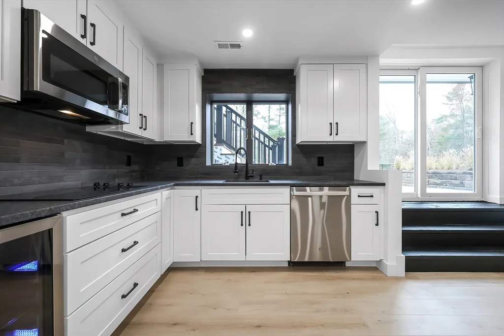 54 Spywood Rd, Sherborn