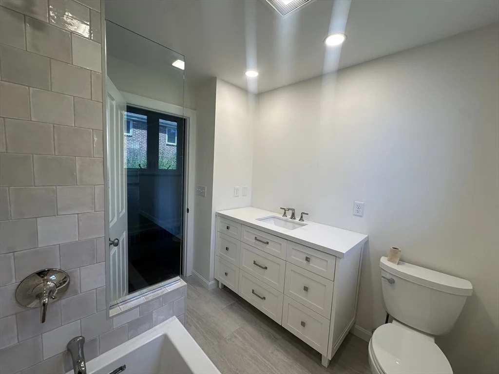 446 Dudley Rd, Newton Center