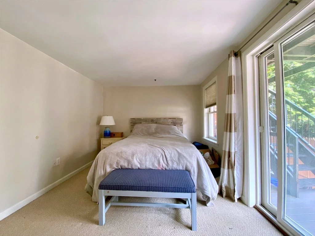 15 Henley, Charlestown