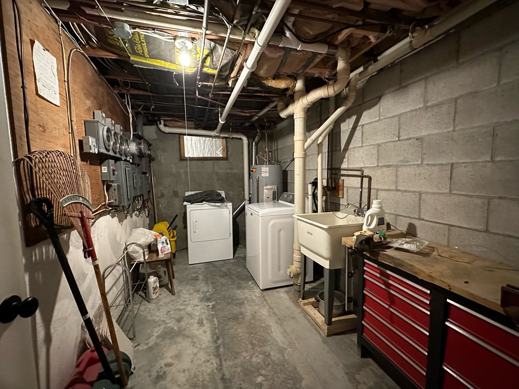 55 Staffordshire Ln, Concord