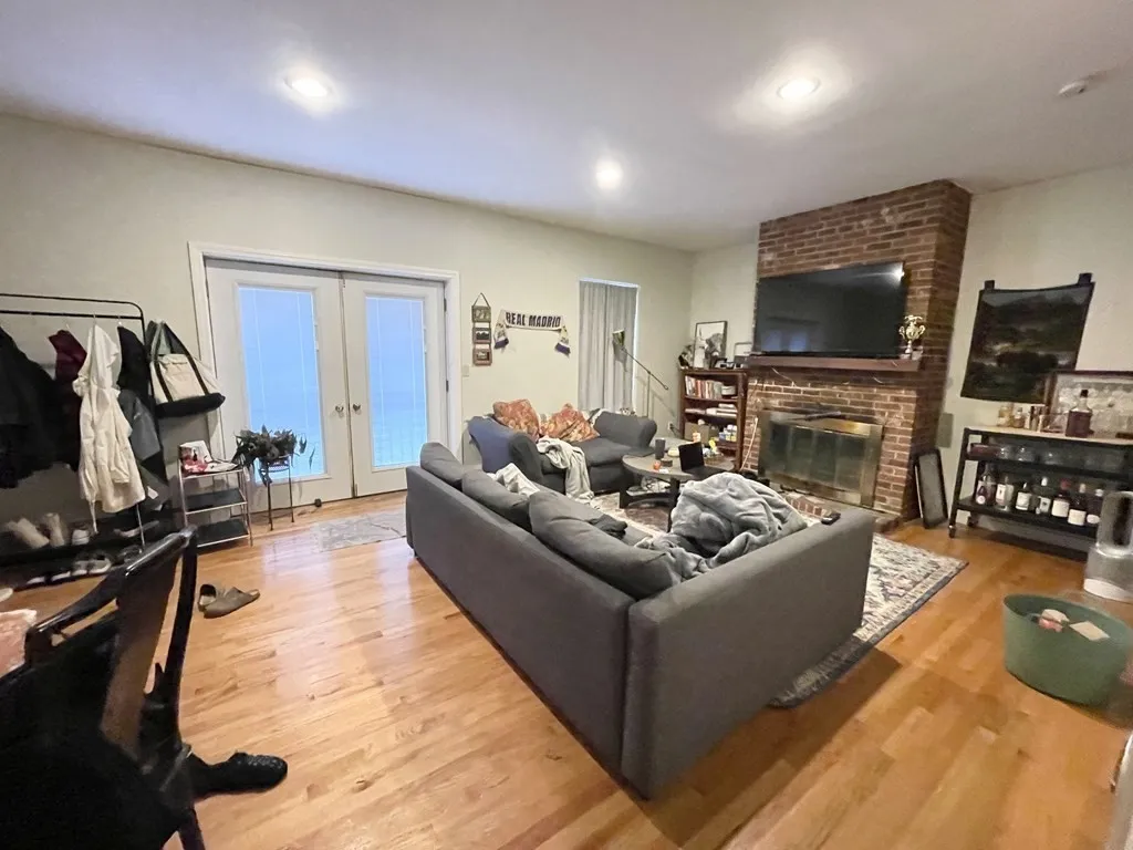 670 Massachussetts, South End