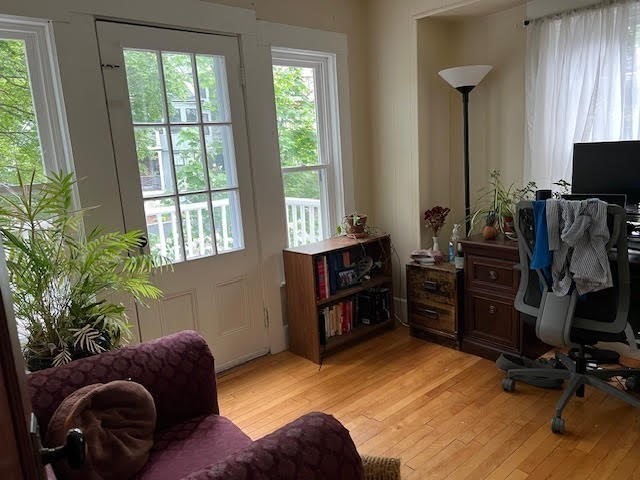 911 Broadway, Davis Square