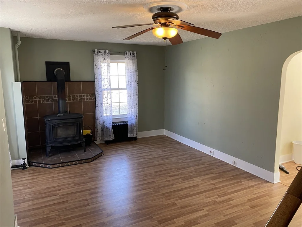 74 Moore Ave, Warren