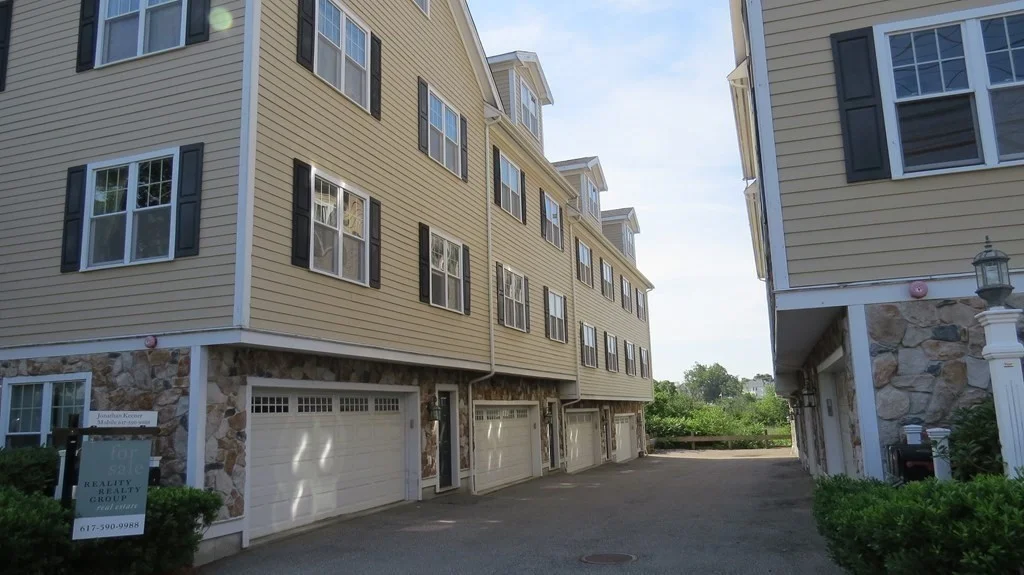 75 Brackett St, Quincy