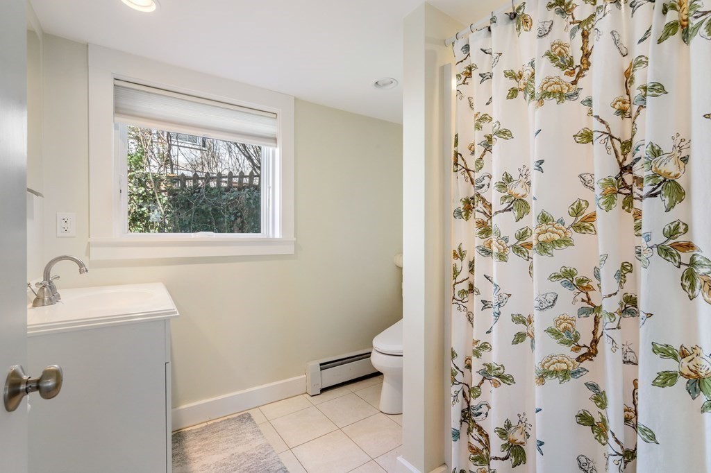 59 Russell Rd, Wellesley