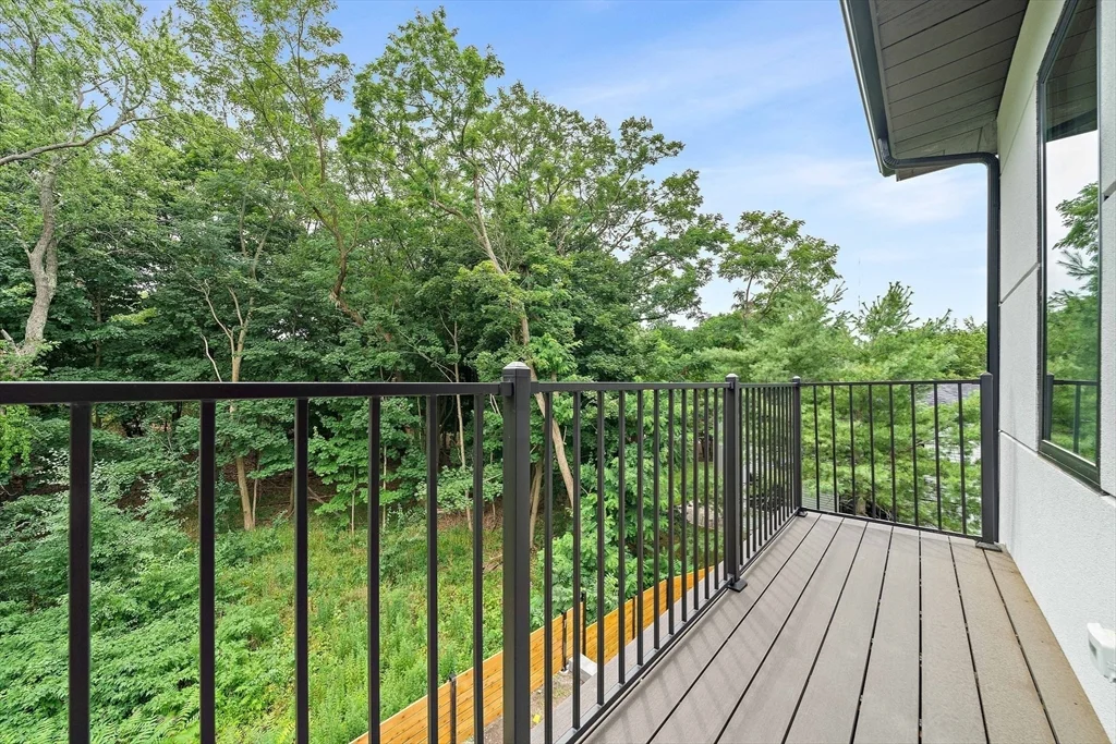 94 Thurston Rd, Newton Upper Falls