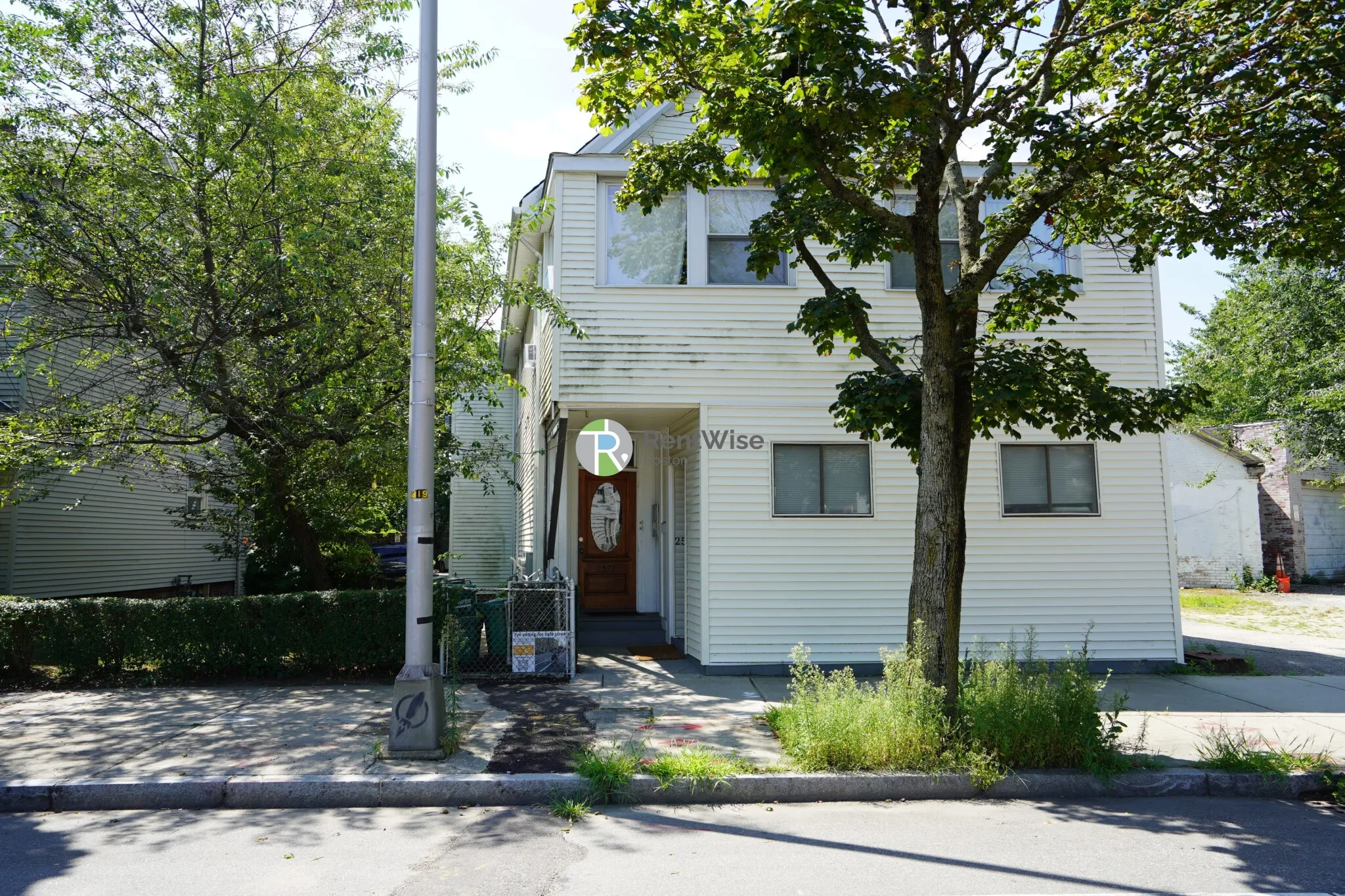2572 Massachusetts Ave, North Cambridge