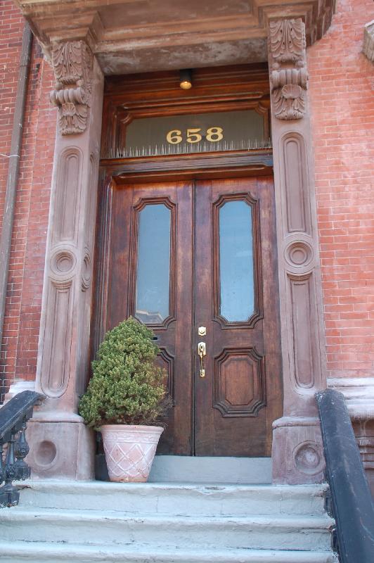 658 Massachusetts Ave, South End