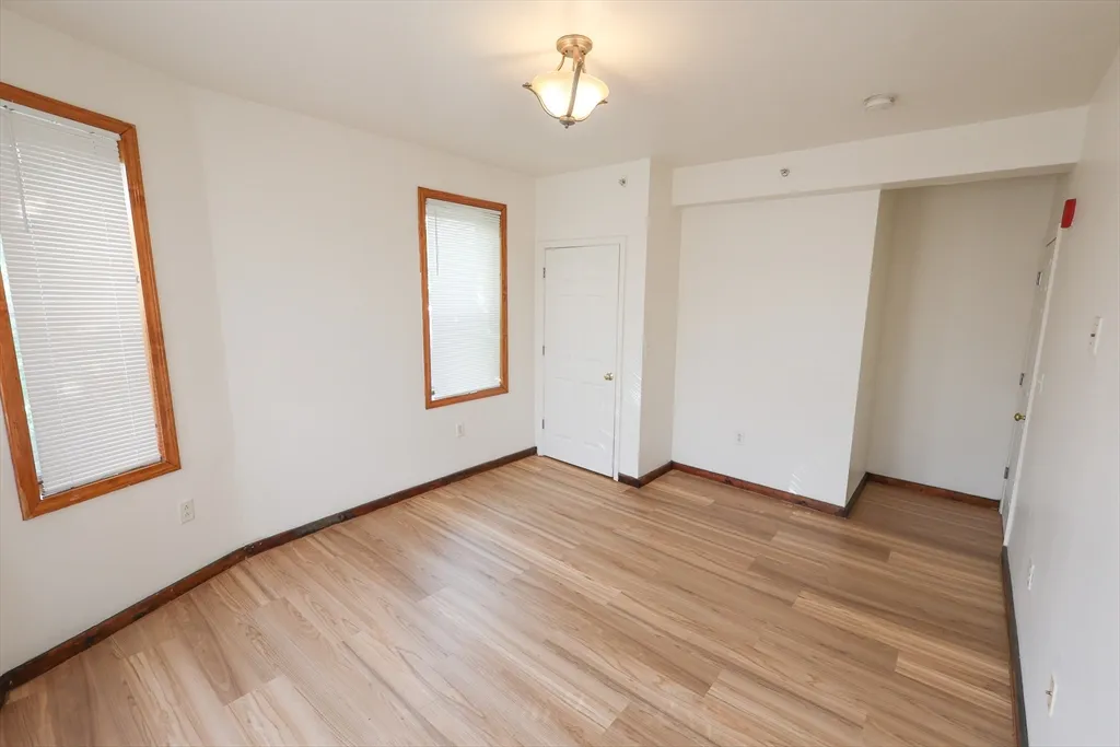 100 Seaver St, Roxbury