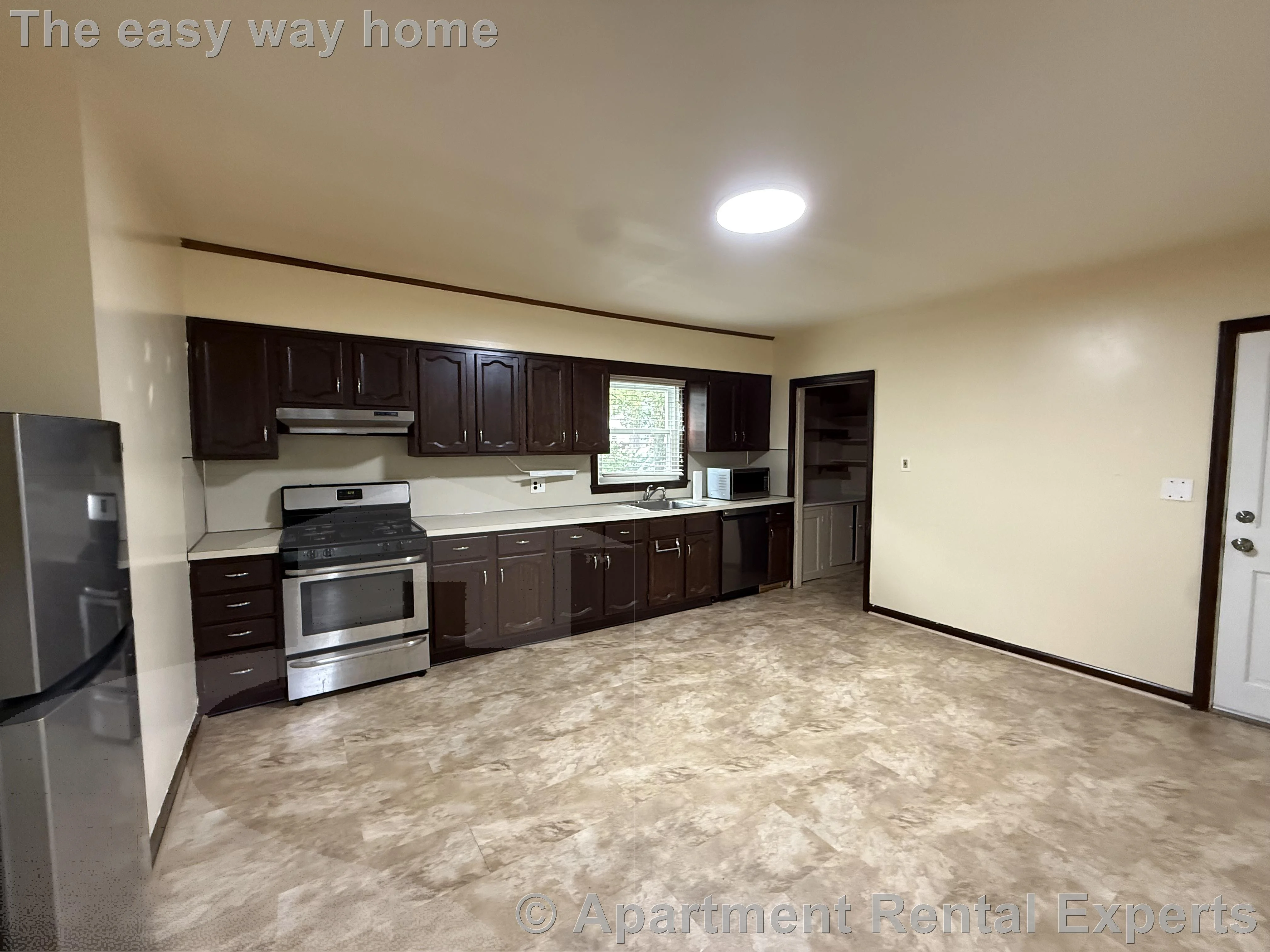 53 Oakland St, Medford Square