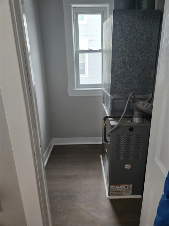 654 Metropolitan Ave, Hyde Park