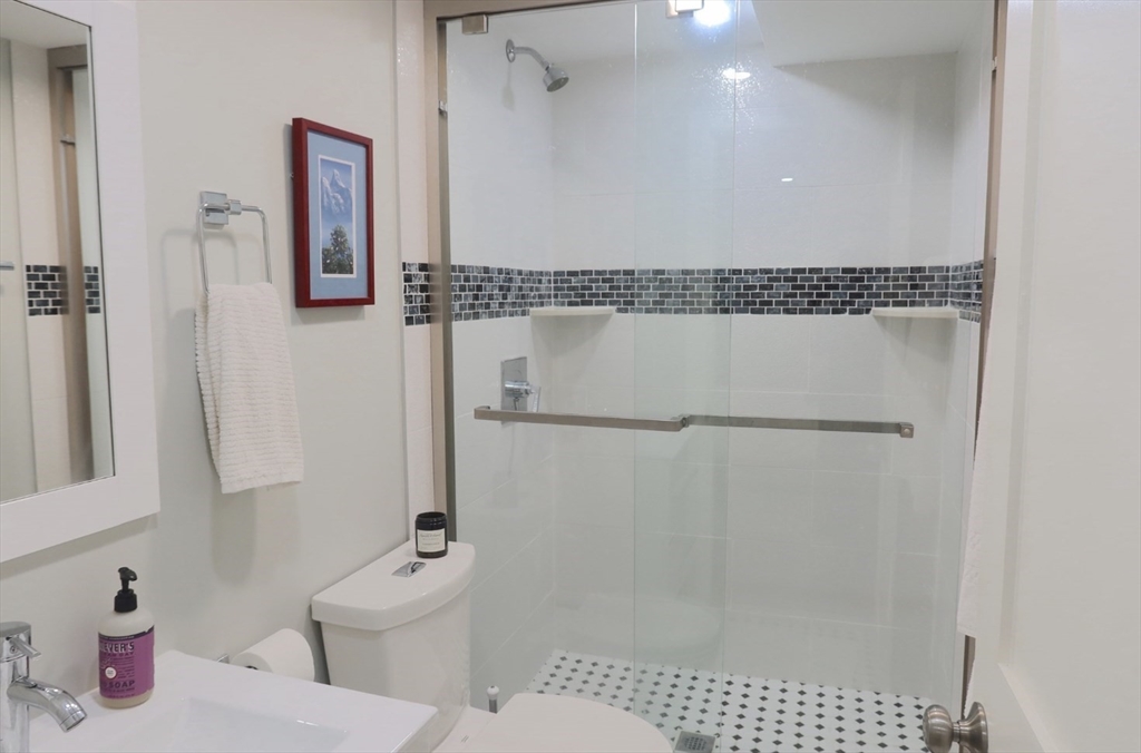 94 Bunker Hill, Charlestown