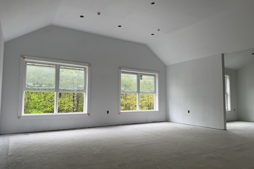 251 Sladen St, Dracut